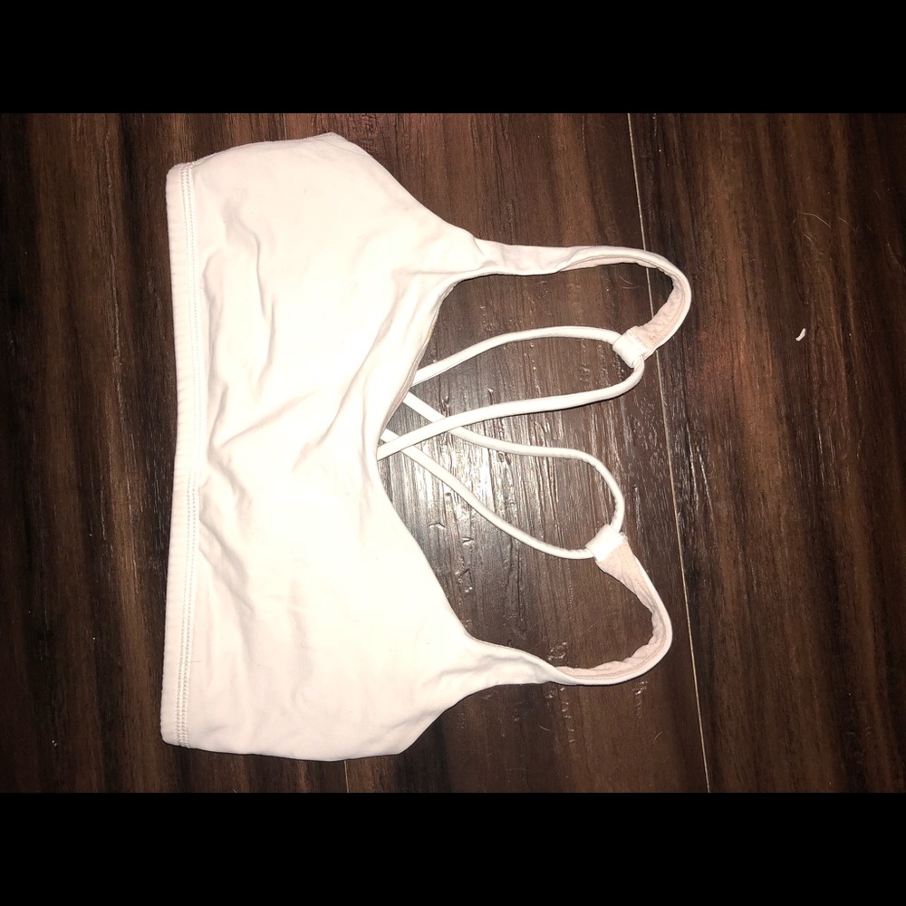Lululemon Free to Be Bra